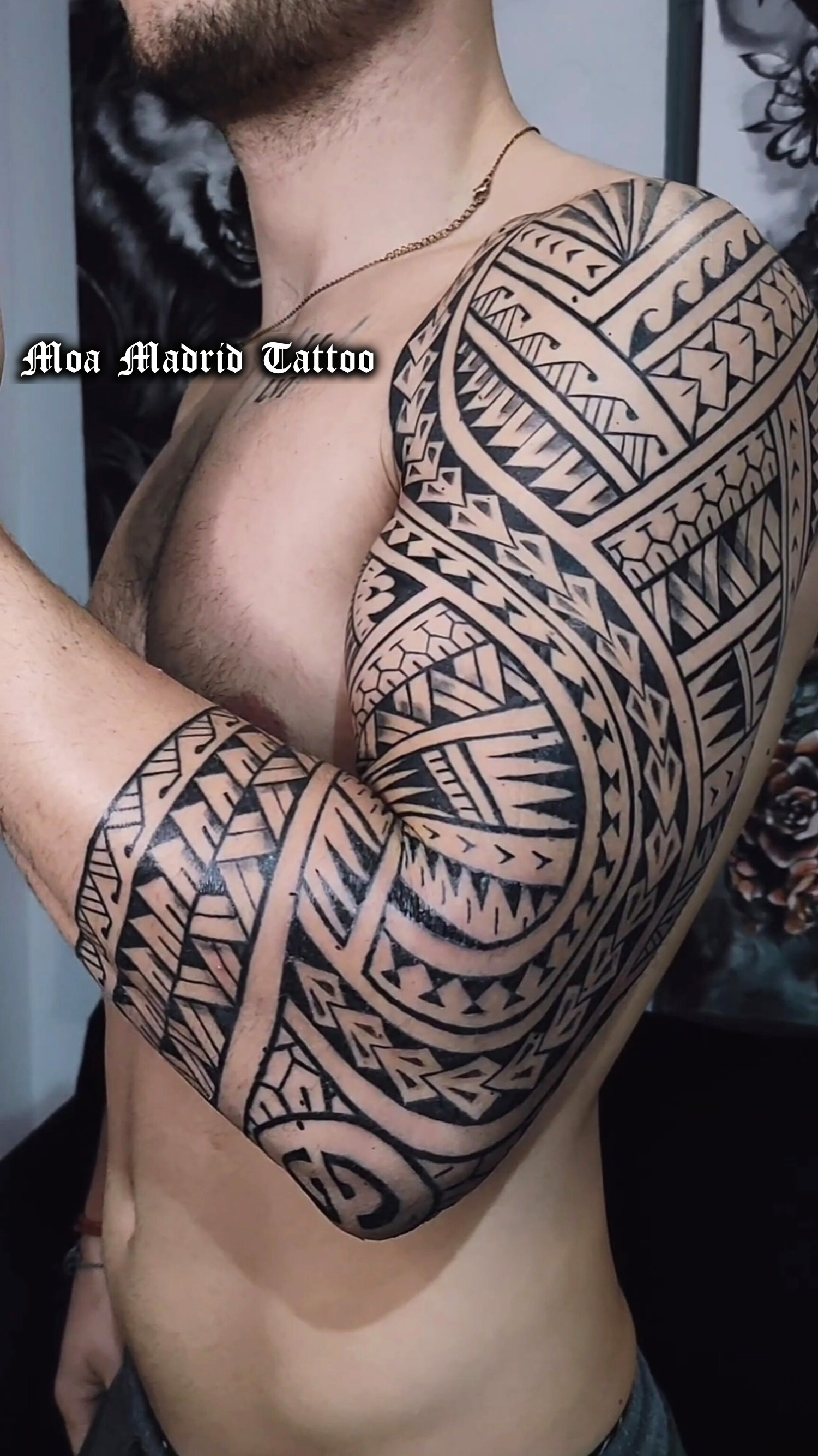 Manga entera tatuada estilo samoano